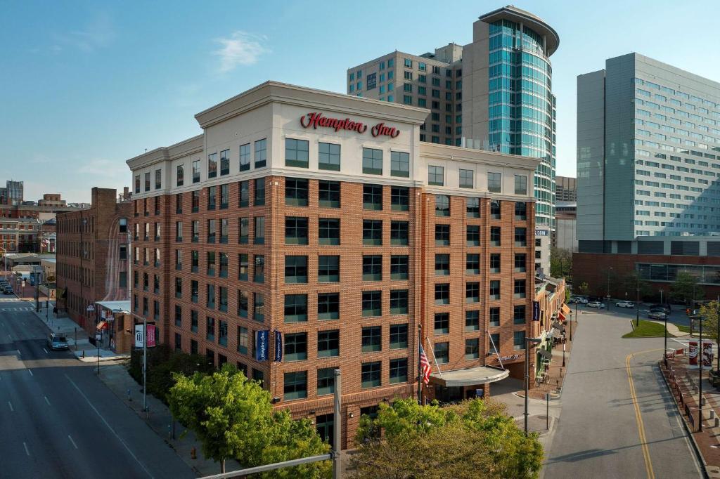 Hampton Inn Baltimore-Downtown-Convention Center image