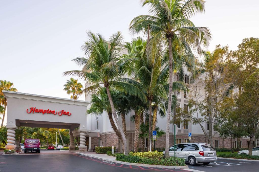 Hampton Inn Ft Lauderdale-Plantation image