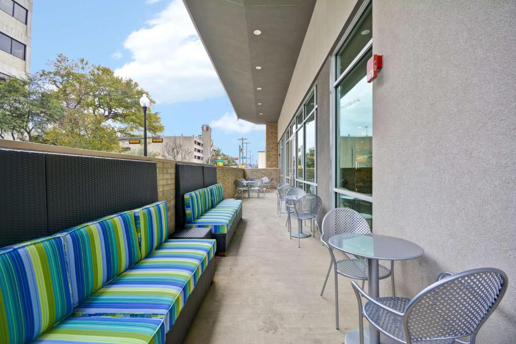 Home2 Suites by Hilton Dallas Downtown at Baylor Scott & White photo 2