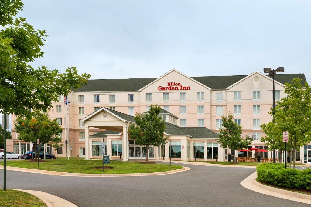 Hilton Garden Inn Dulles North image