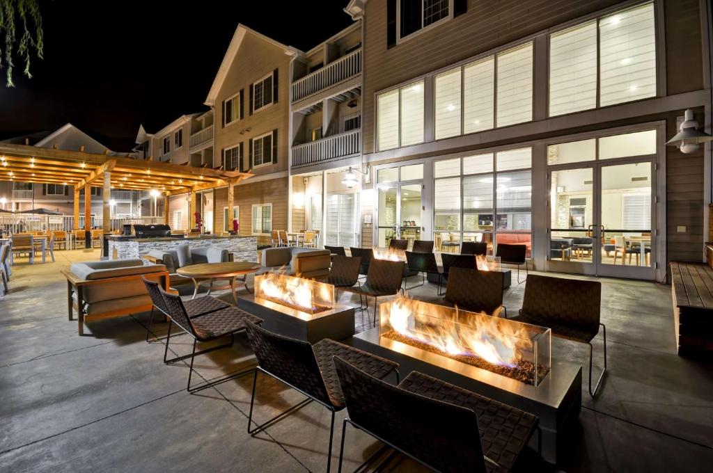 Homewood Suites by Hilton Oakland-Waterfront image
