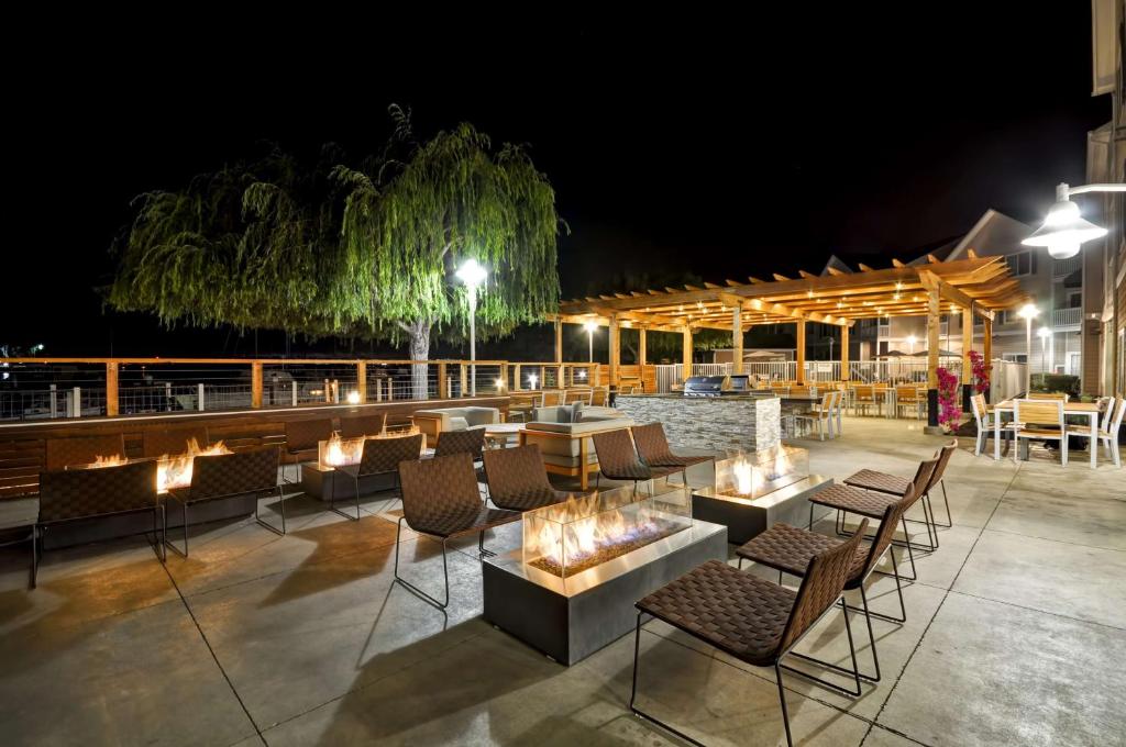 Homewood Suites by Hilton - Oakland Waterfront photo 3