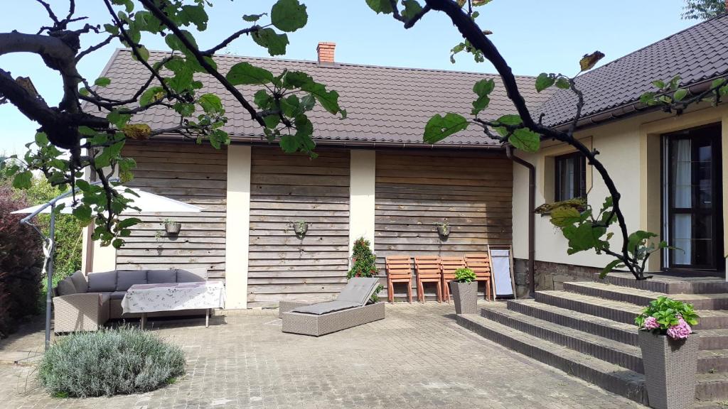 Dom wśród drzew i pól. photo 2