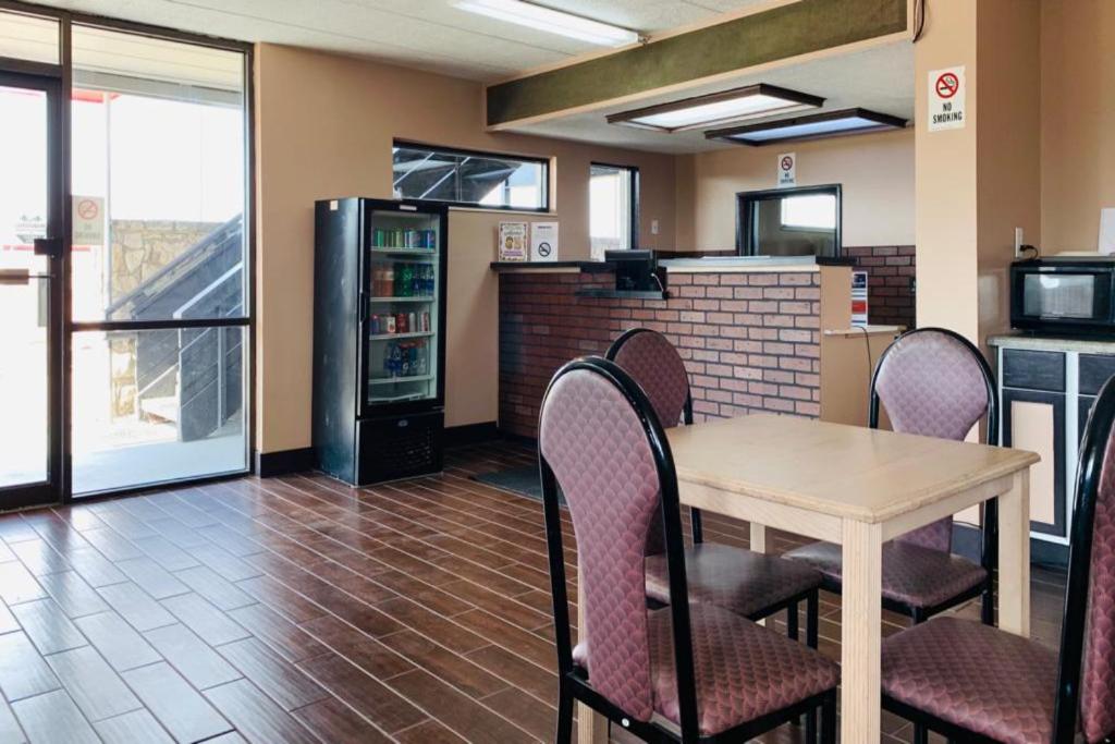 Economy Inn by OYO Holland photo 2