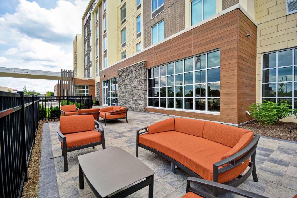 Hilton Garden Inn Lansing West photo 1