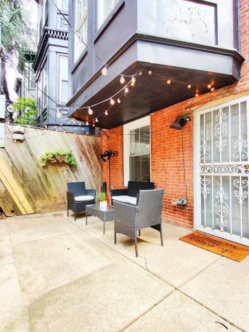 Charming 1BDR In Central Rittenhouse Square With Patio Hosted by StayRafa photo 3