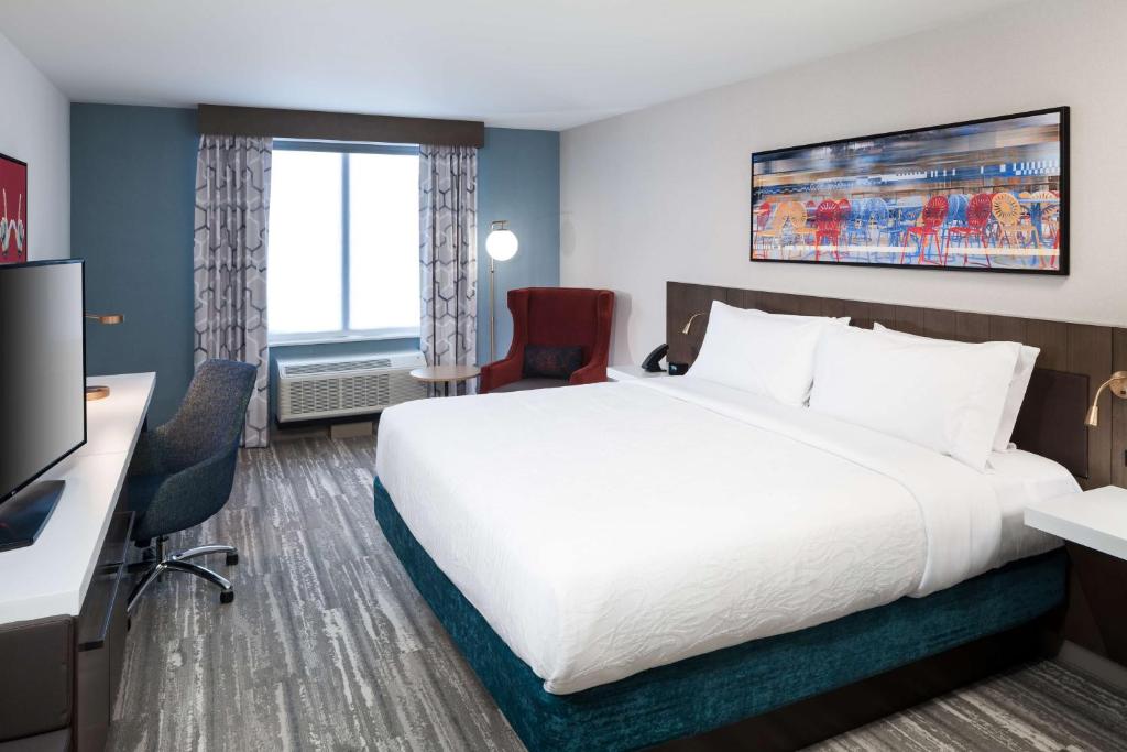 Hilton Garden Inn Madison Downtown, WI - Tap to explore photos