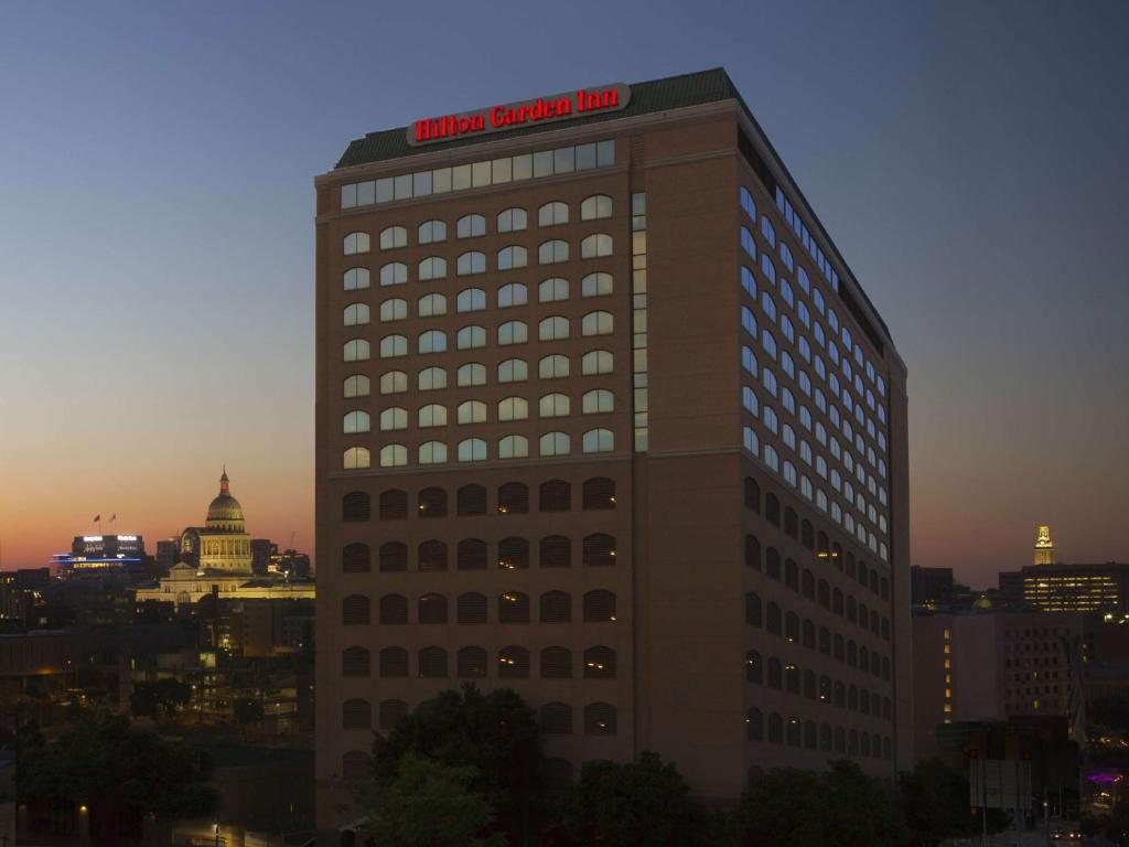Hilton Garden Inn Austin Downtown-Convention Center photo 2