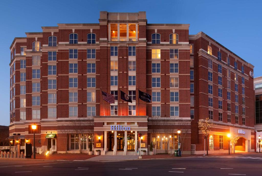 Hilton Alexandria Old Town photo 1