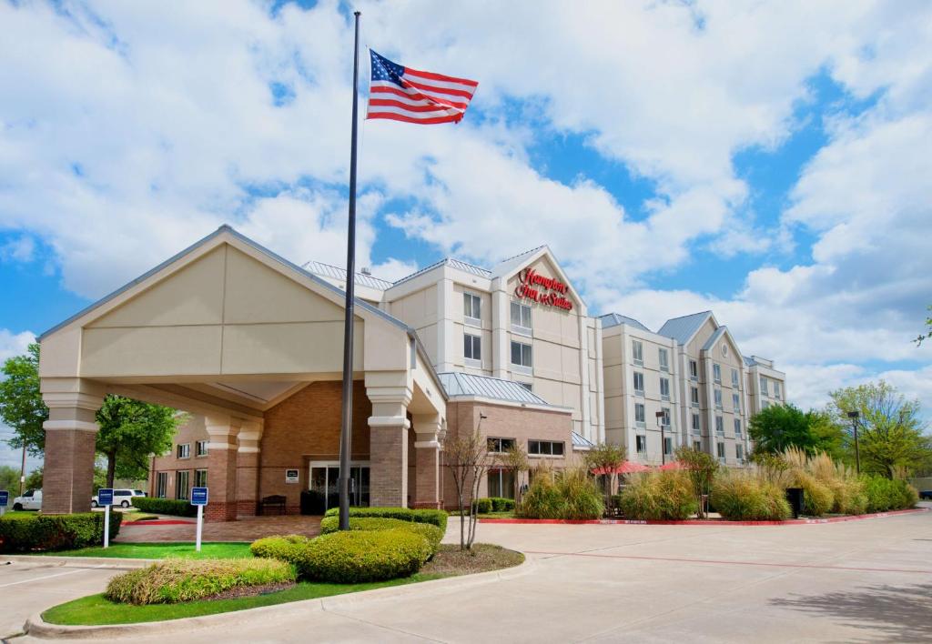 Hampton Inn & Suites N. Ft. Worth-Alliance Airport image