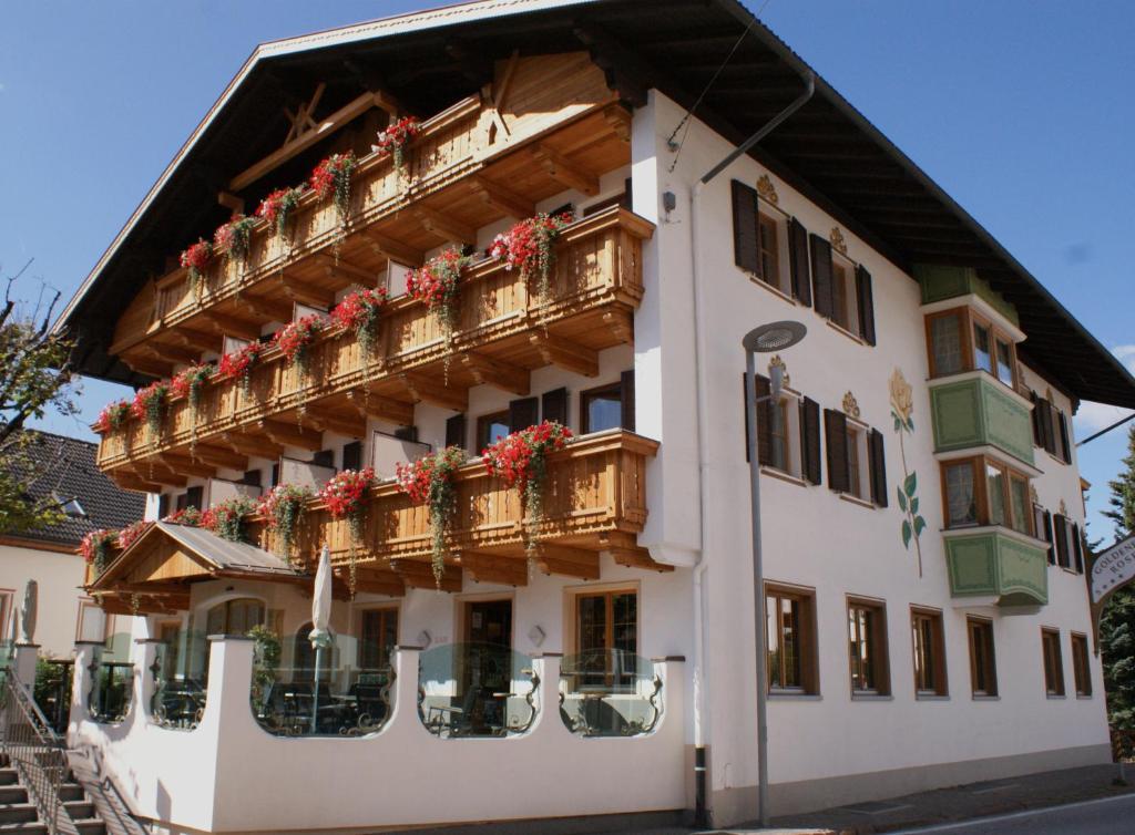 Hotel Goldene Rose - Tap to explore photos
