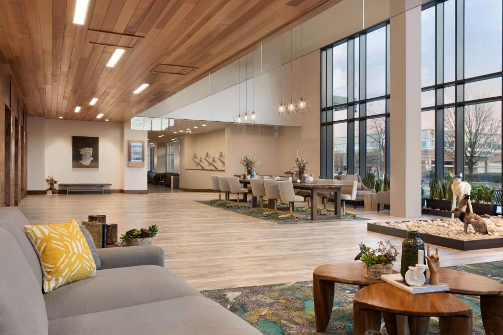 Embassy Suites by Hilton Boulder image