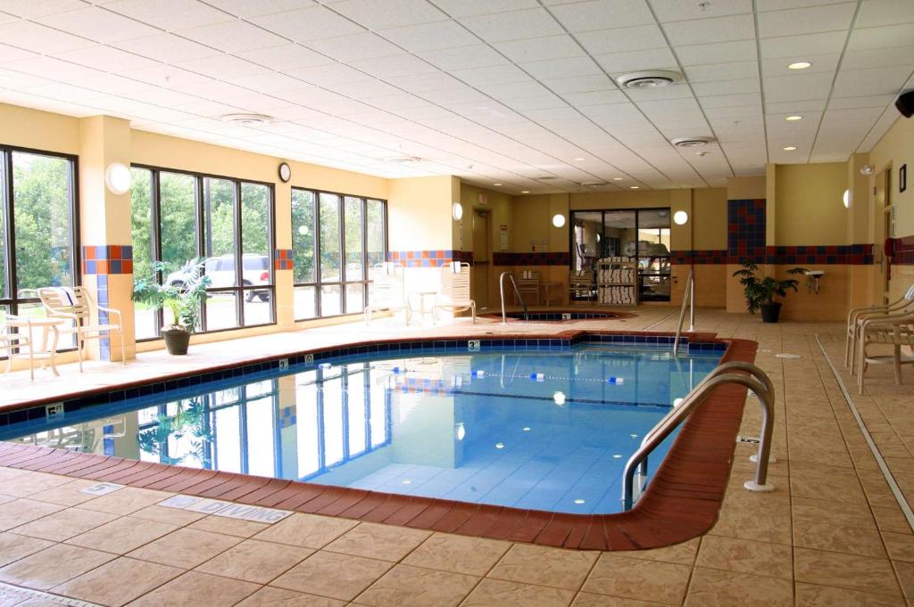 Hampton Inn & Suites Bloomington Normal photo 4