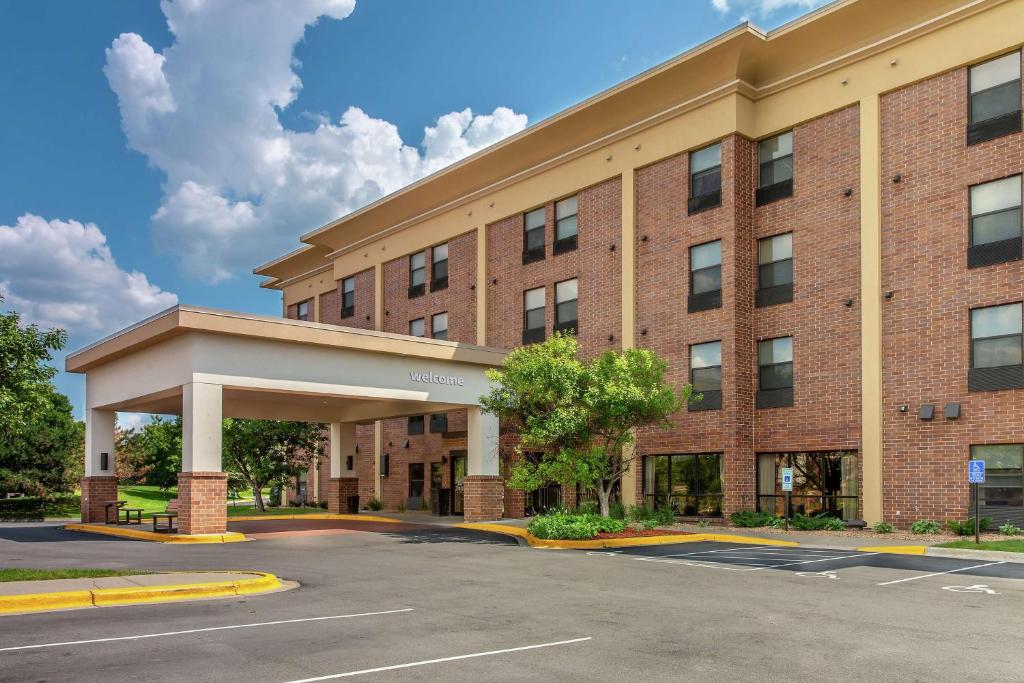 Hampton Inn Minneapolis-Burnsville photo 1