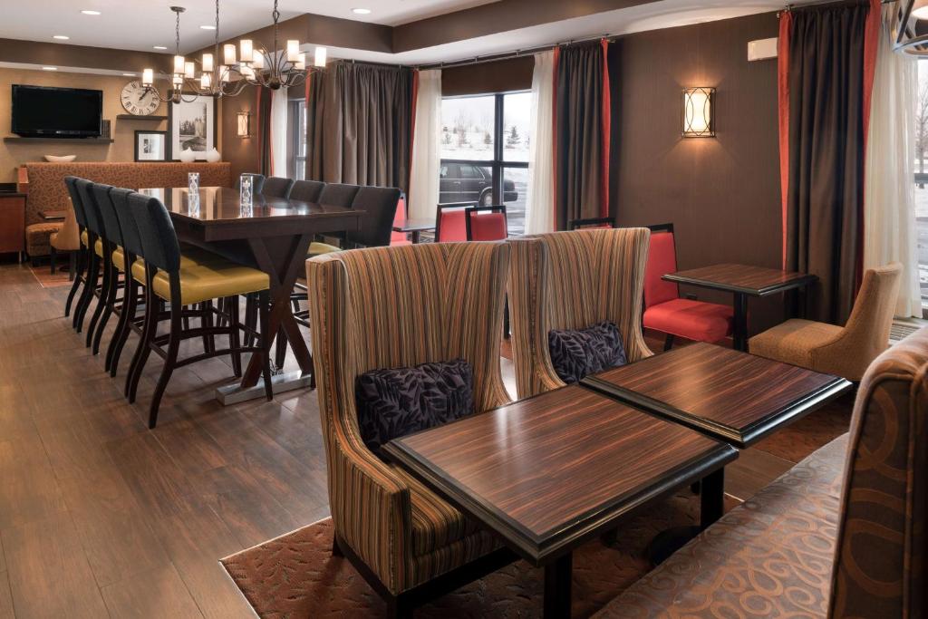 Hampton Inn Minneapolis St. Paul-Woodbury photo 3