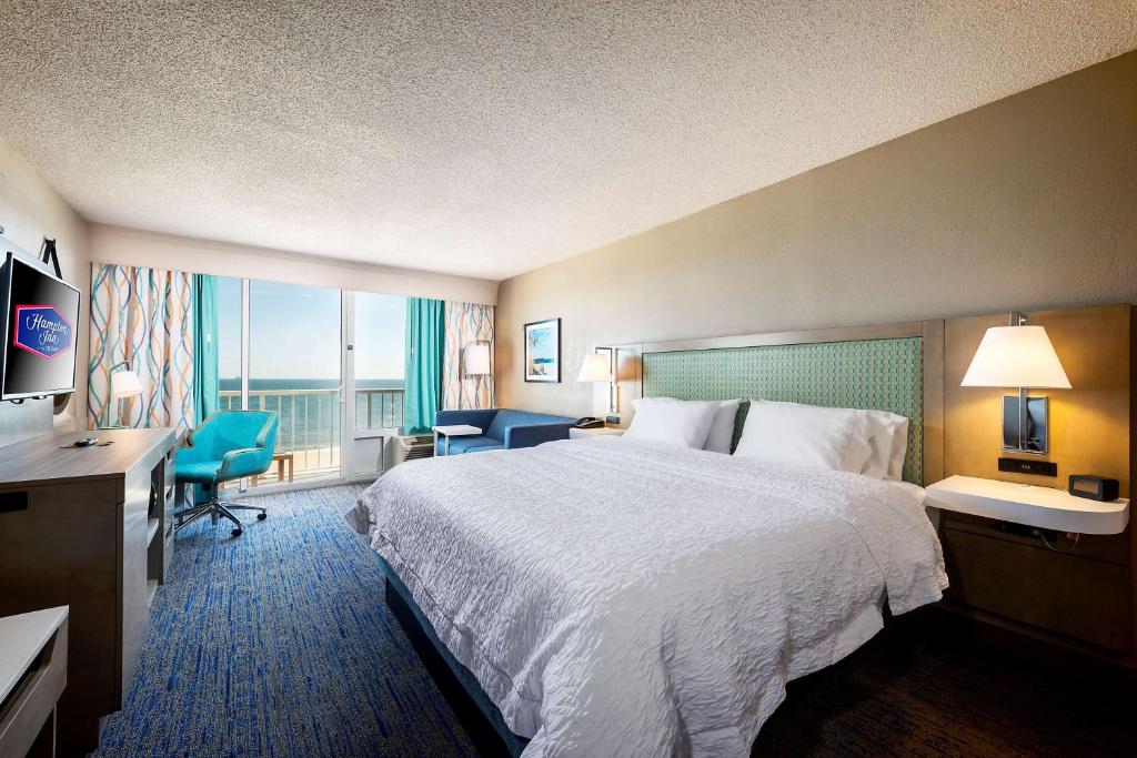 Hampton Inn Virginia Beach Oceanfront North photo 1