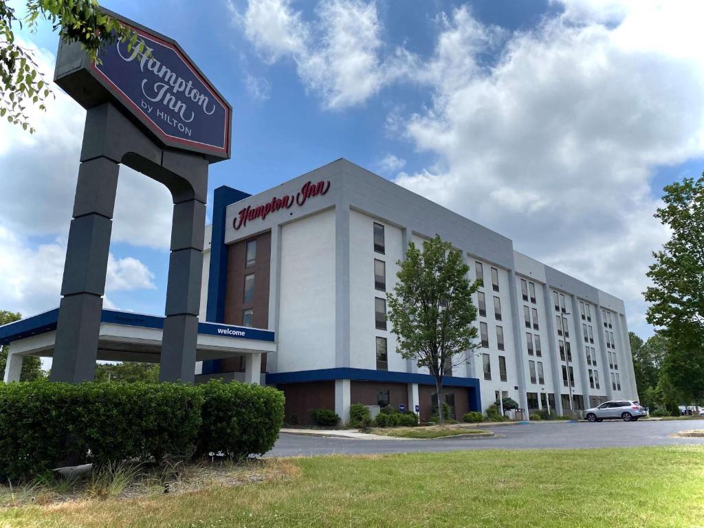 Hampton Inn by Hilton Lexington Park image