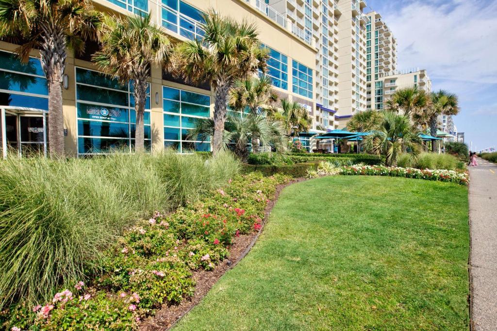 Hilton Garden Inn Virginia Beach Oceanfront photo 2