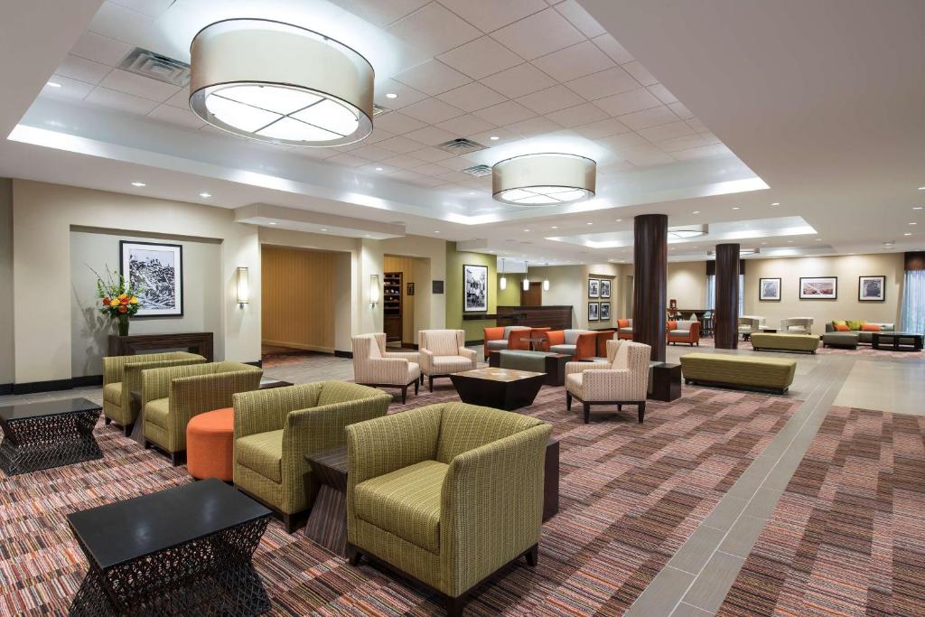 DoubleTree by Hilton Hotel Grand Rapids Airport image