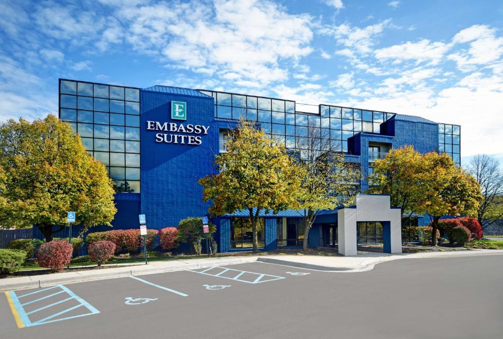 Embassy Suites by Hilton Detroit Livonia Novi image