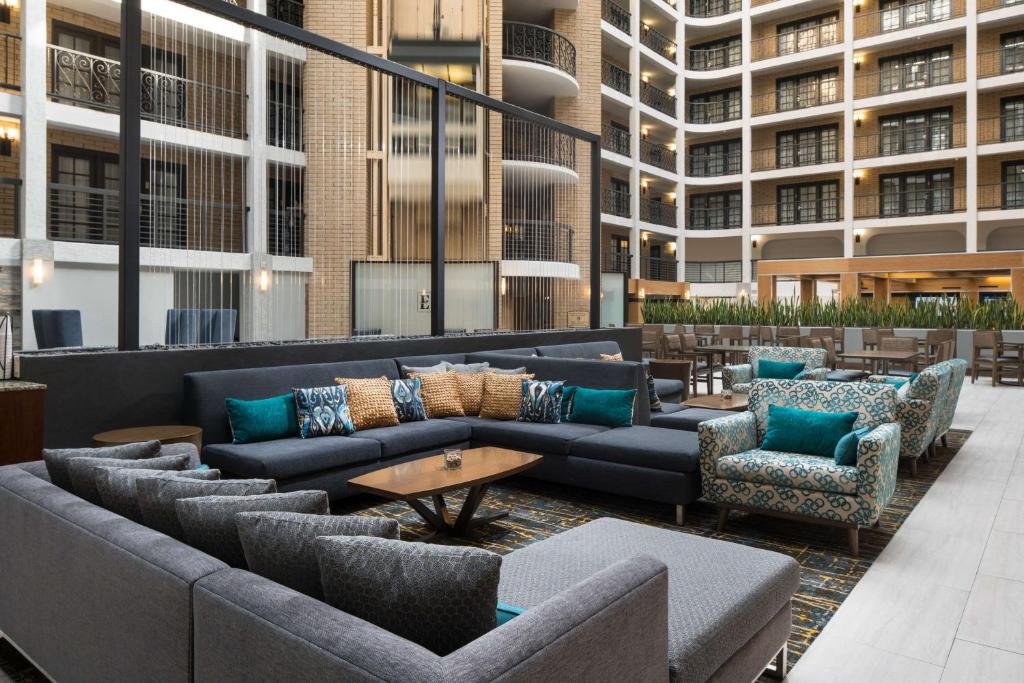 Embassy Suites by Hilton Austin Central photo 2