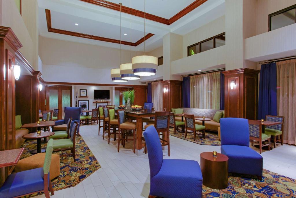 Hampton Inn and Suites Fredericksburg South photo 4