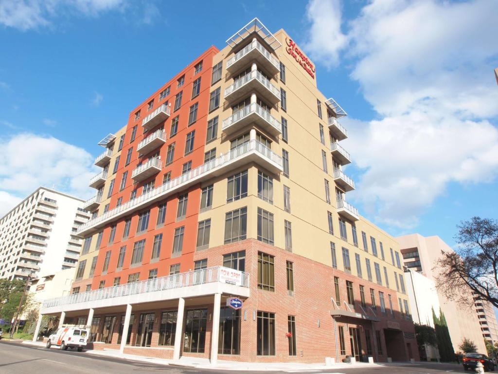 Hampton Inn & Suites Austin @ The University / Capitol image