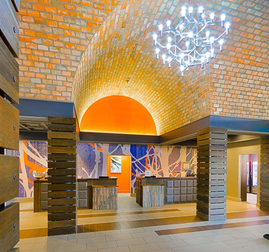 Embassy Suites by Hilton Denver Central Park image
