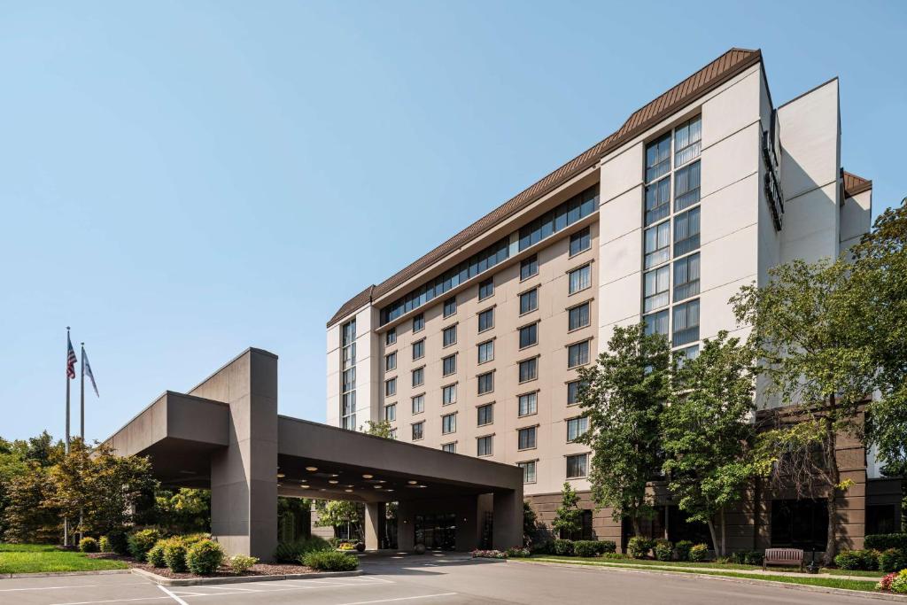 Embassy Suites by Hilton Nashville Airport image