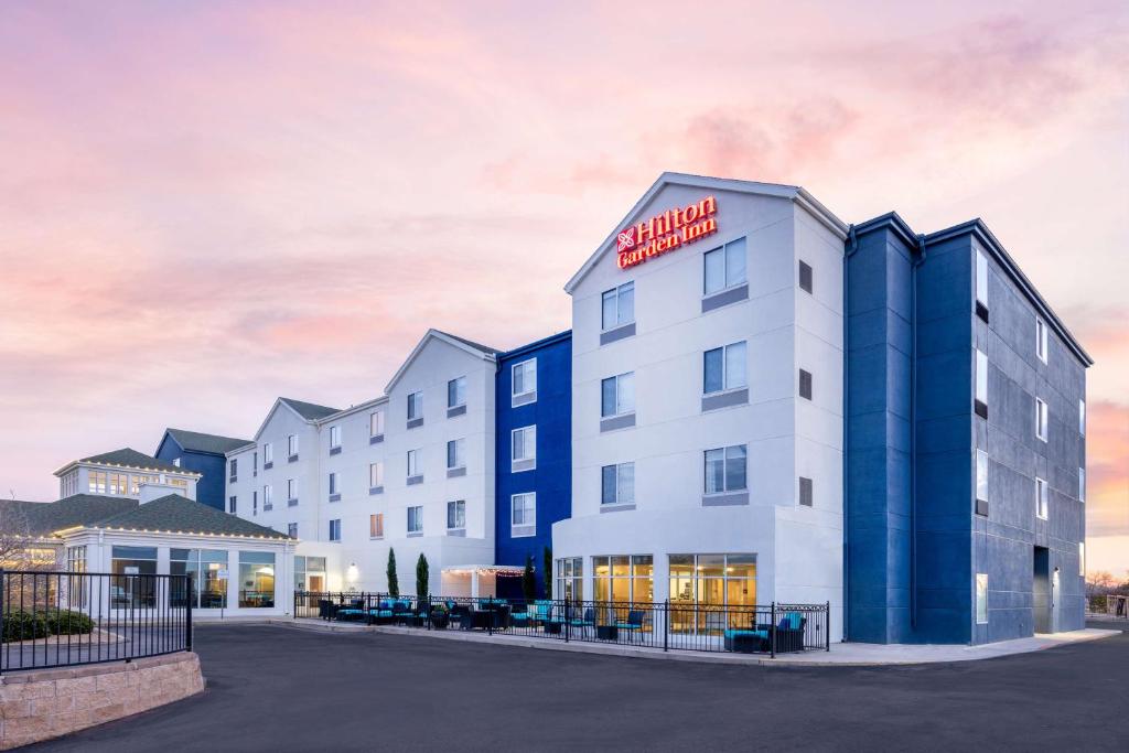Hilton Garden Inn Albuquerque / Journal Center image