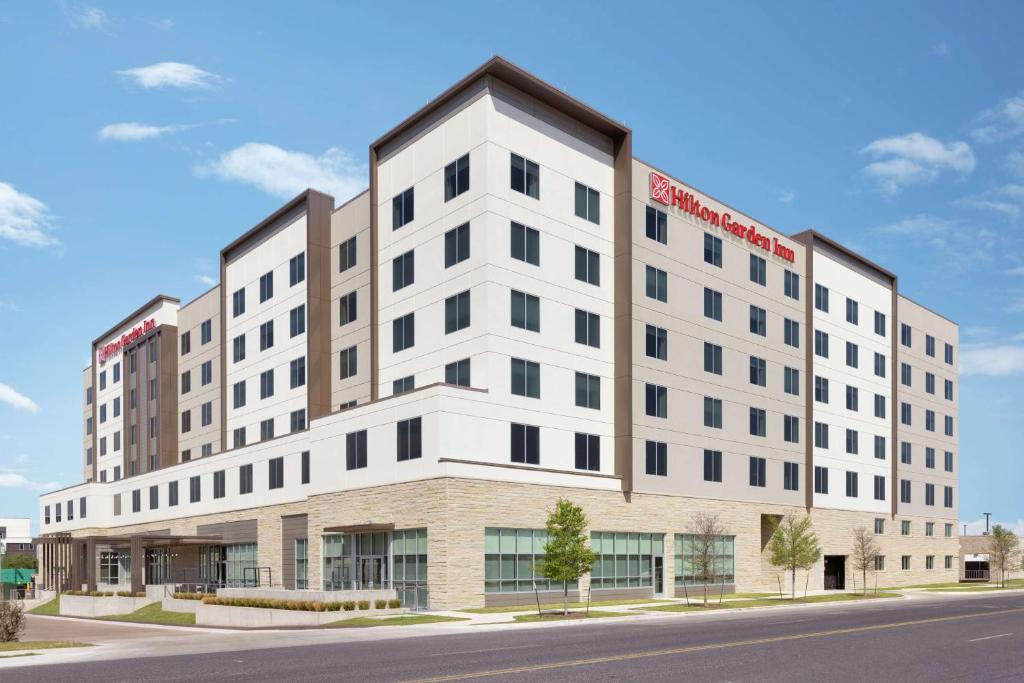 Hilton Garden Inn Austin North - Near the Domain image