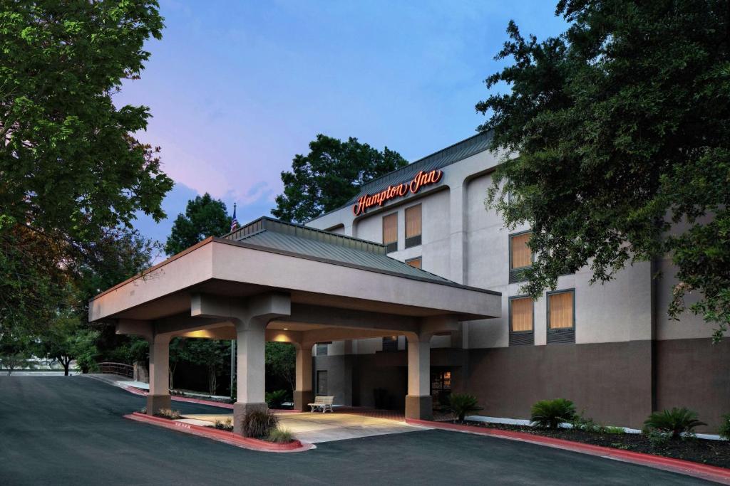 Hampton Inn Austin North photo 1