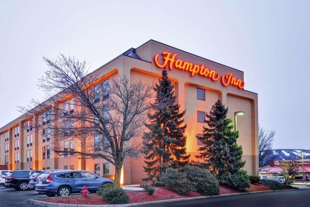 Hampton Inn Scranton at Montage Mountain photo 2