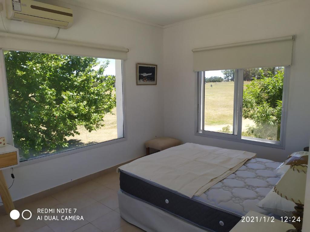 casa completa con piscina en barrio privado en dolares photo 4