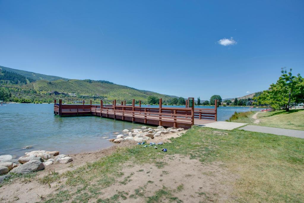Renovated Avon Condo 5 Mins to Beaver Creek Resort photo 2