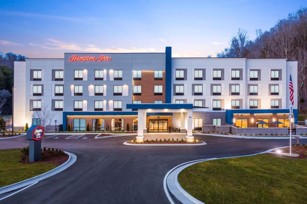 Hampton Inn Ashland City, TN image