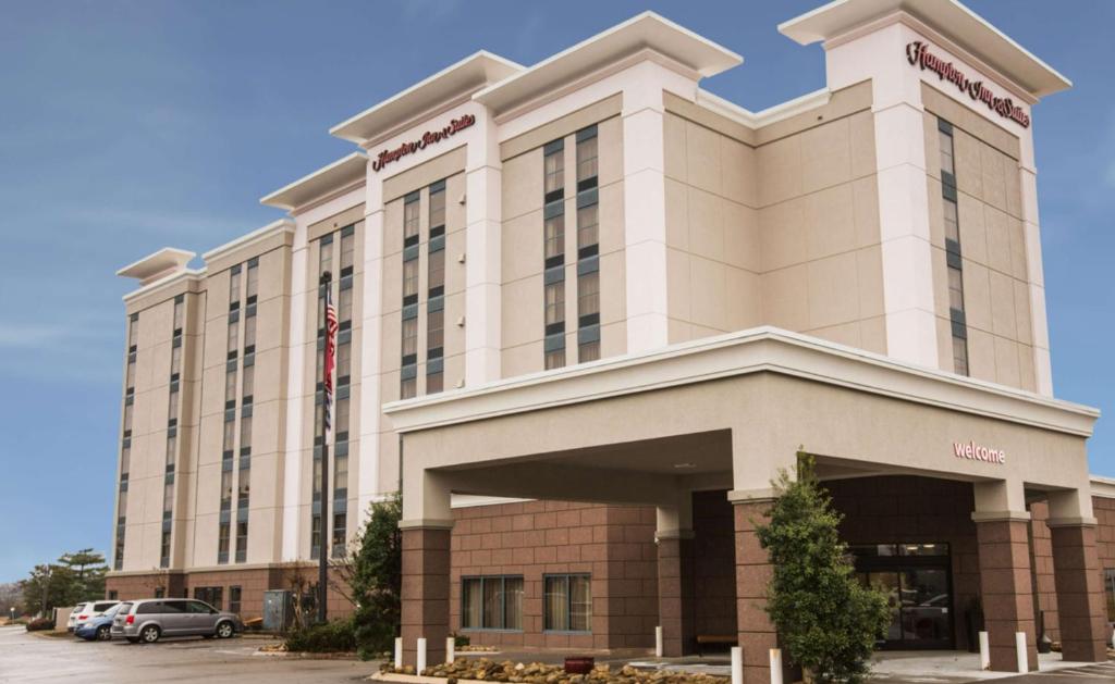 Hampton Inn & Suites Nashville-Airport image