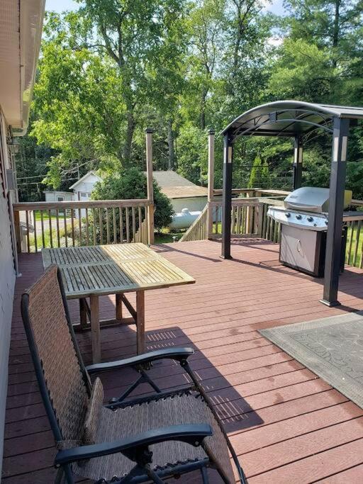 Southwoods Mountain Estate -private mansion, pool, hottub+ 15 acres photo 2