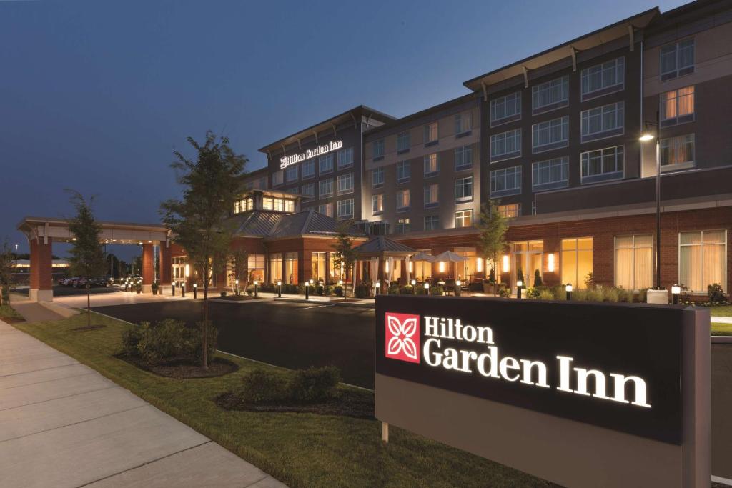 Hilton Garden Inn Boston Logan Airport photo 2
