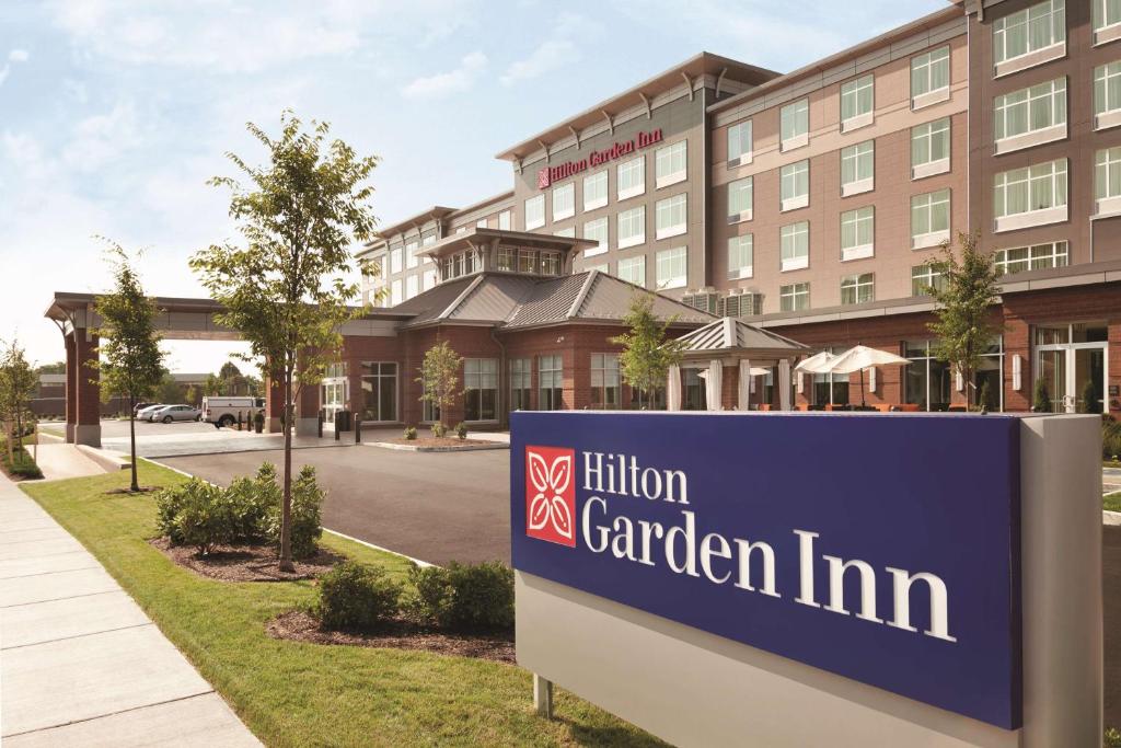 Hilton Garden Inn Boston Logan Airport photo 1