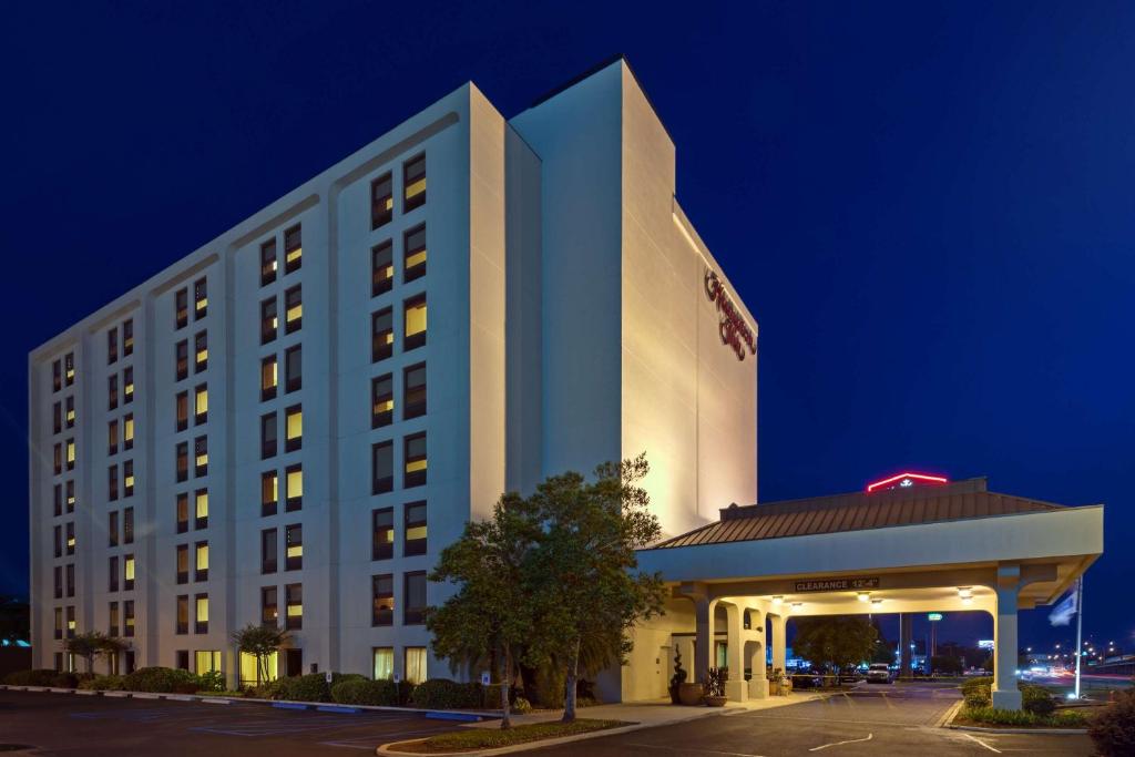 Hampton Inn I-10 & College Drive photo 2