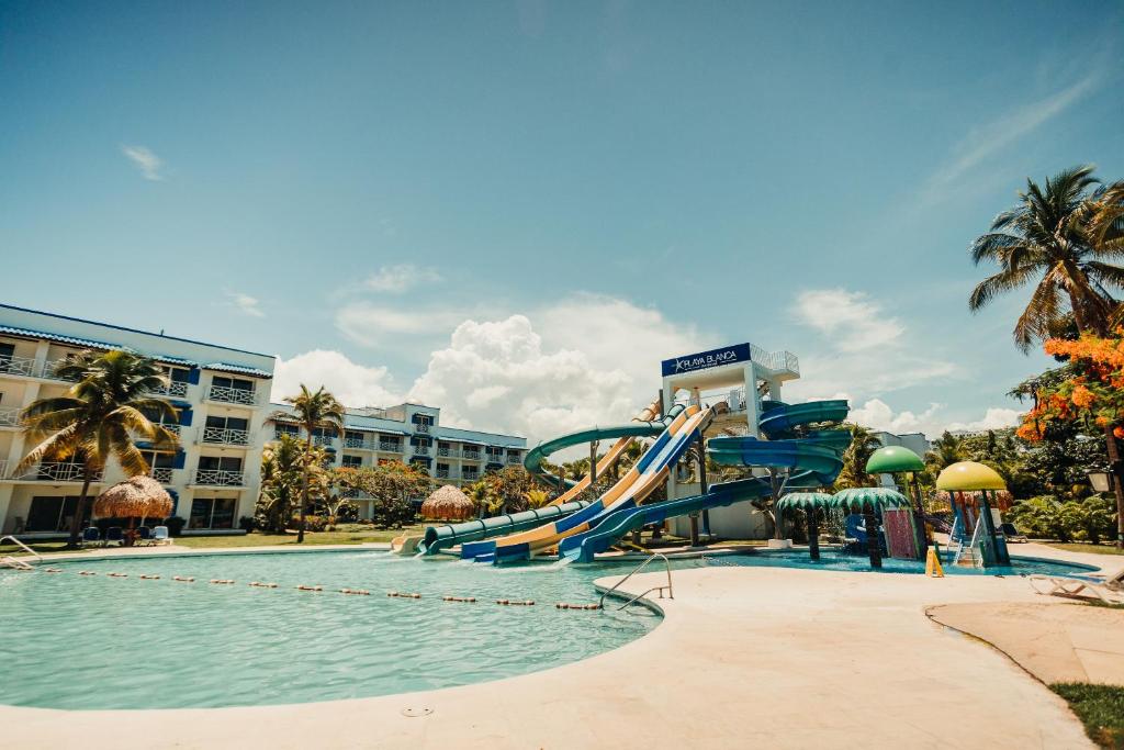 Playa Blanca Beach Resort - All Inclusive photo 4