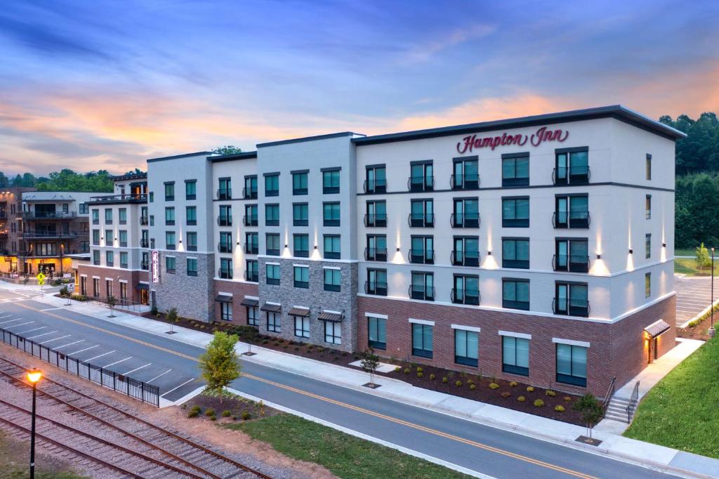 Hampton Inn Blue Ridge image