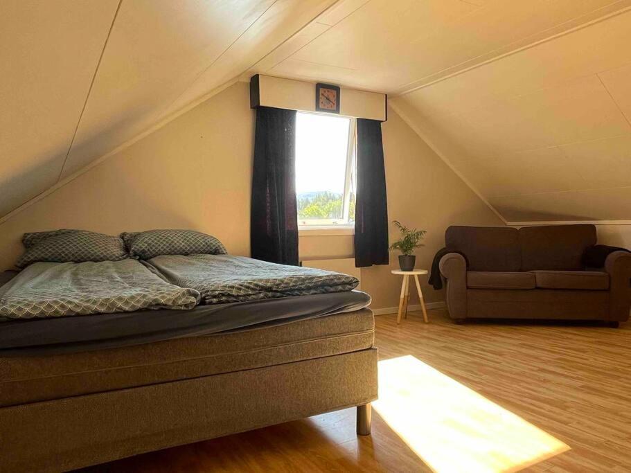 Hus med utsikt over Alta elva photo 2