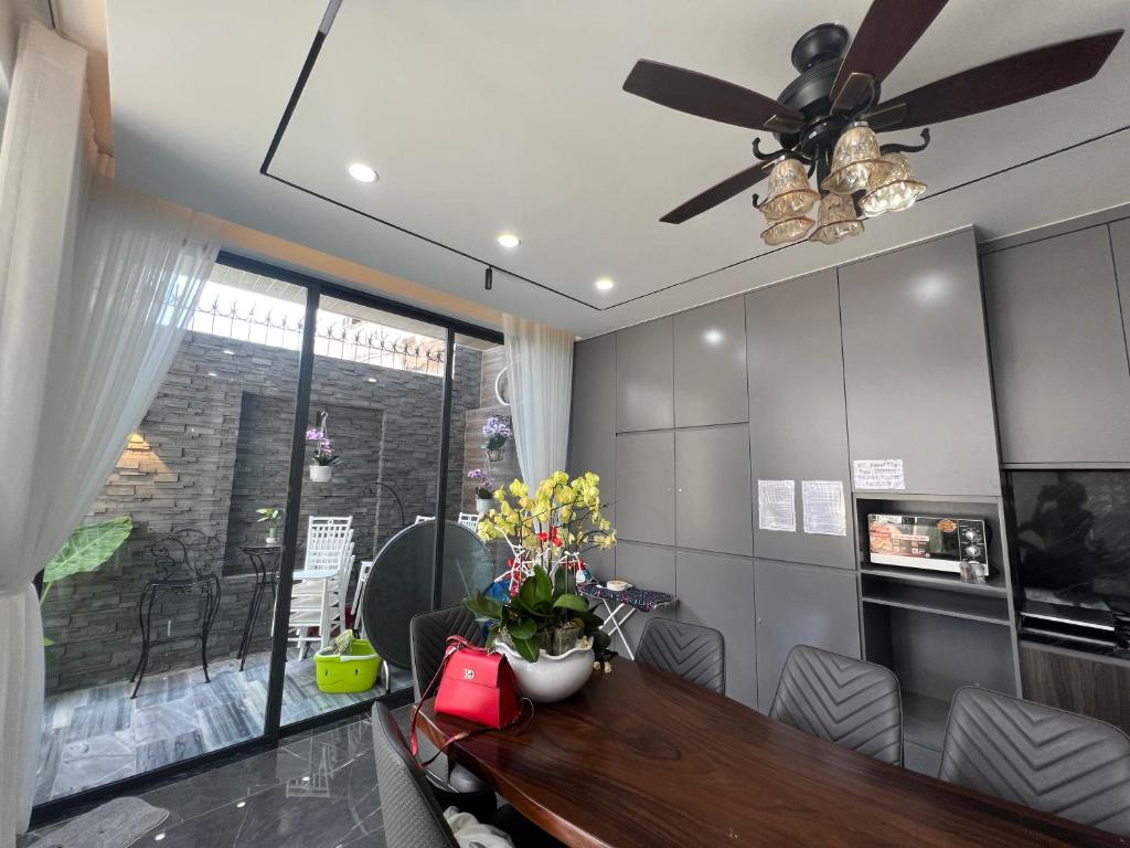 Nancy Grand Partea Villa