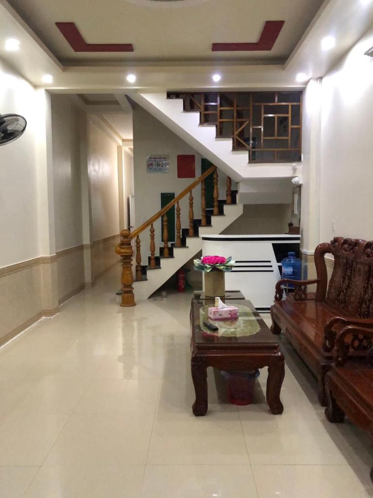 Holly's Hostel Ha Giang B&B