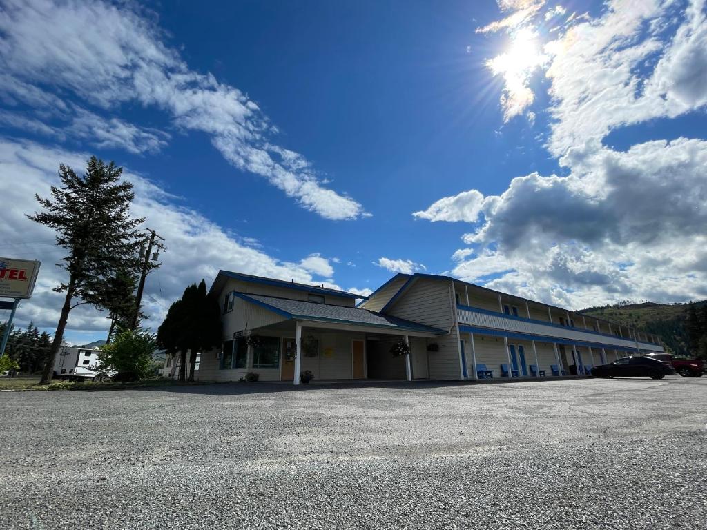 Y-5 Motel photo 2