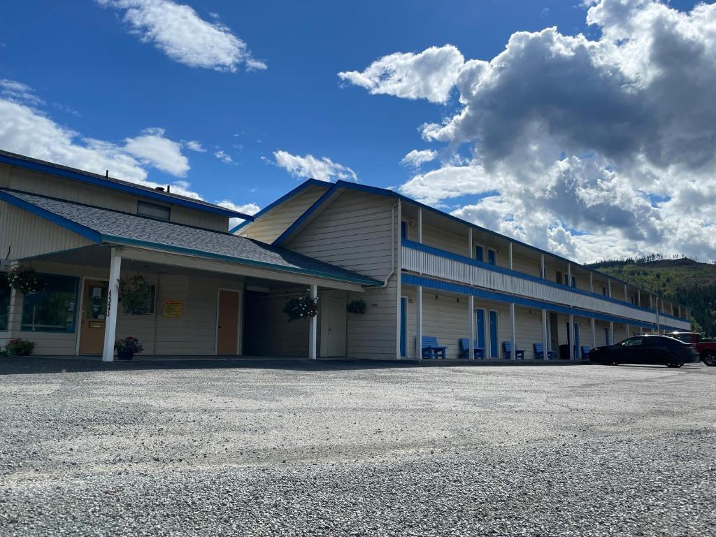 Y-5 Motel photo 1