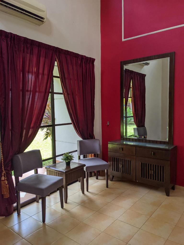 Serene Holiday Chalet with pool in a quiet enclave photo 3