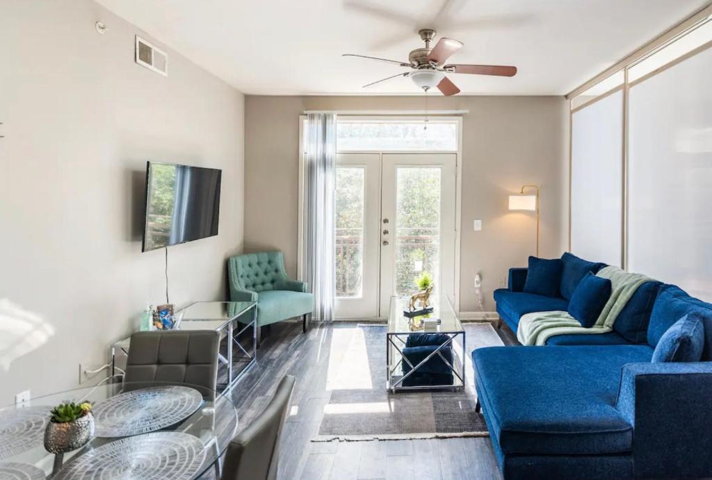 Charming 1,100 sq ft apartment near to The Shops at Legacy photo 4